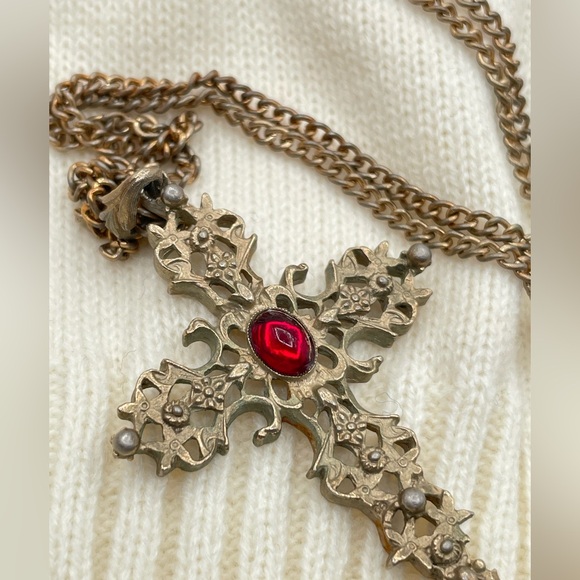 Vintage 1970s Avon Ornate Gold-Tone Cross Pendant Necklace, 25” Chain - Picture 4 of 6